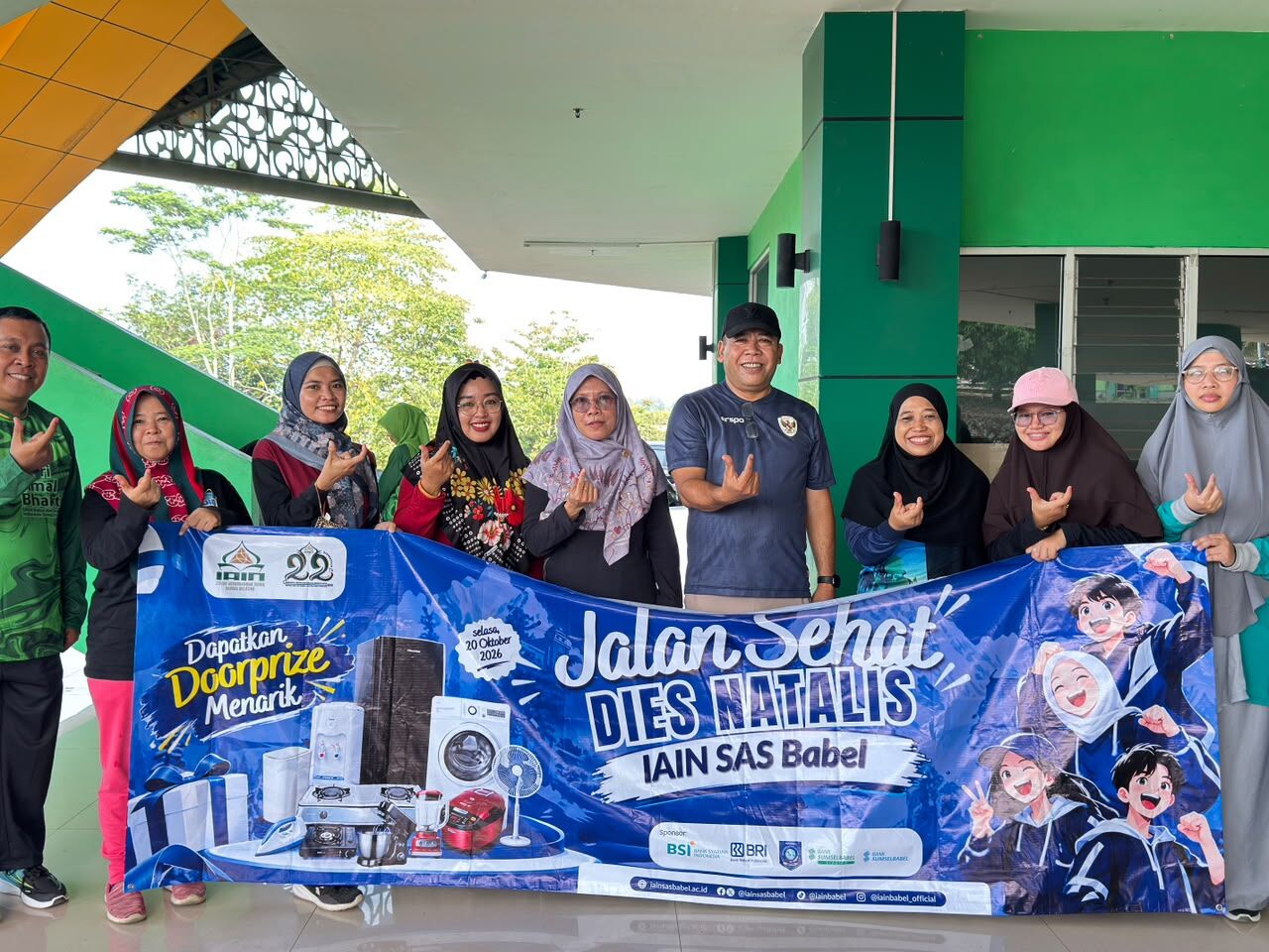 Direktur dan Civitas Akademika Pascasarjana IAIN SAS Babel Ikuti Jalan Sehat Dies Natalis ke-22 Tahun 2026