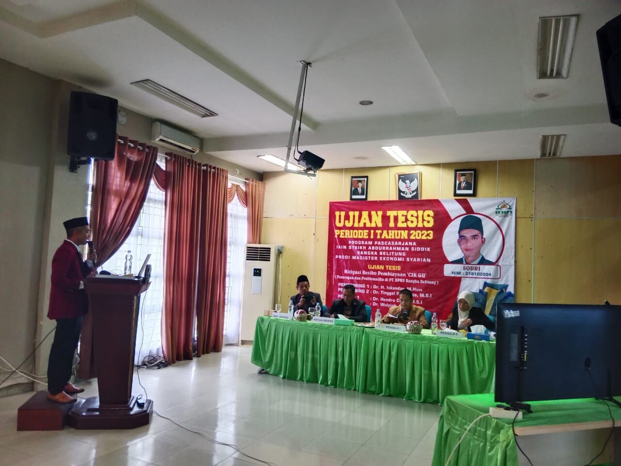 Sodri, Mahasiswa Program Studi Magister Ekonomi Syariah Ikuti Ujian Tesis Perdana