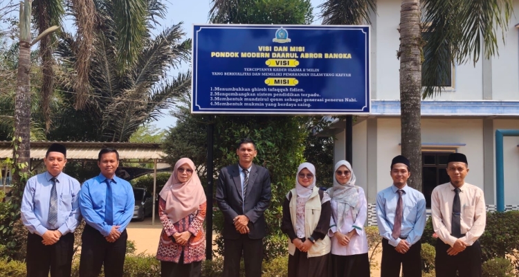 Pascasarjana IAIN SAS Babel Sosialisasikan PMB 2026 di Pondok Modern Daarul Abror